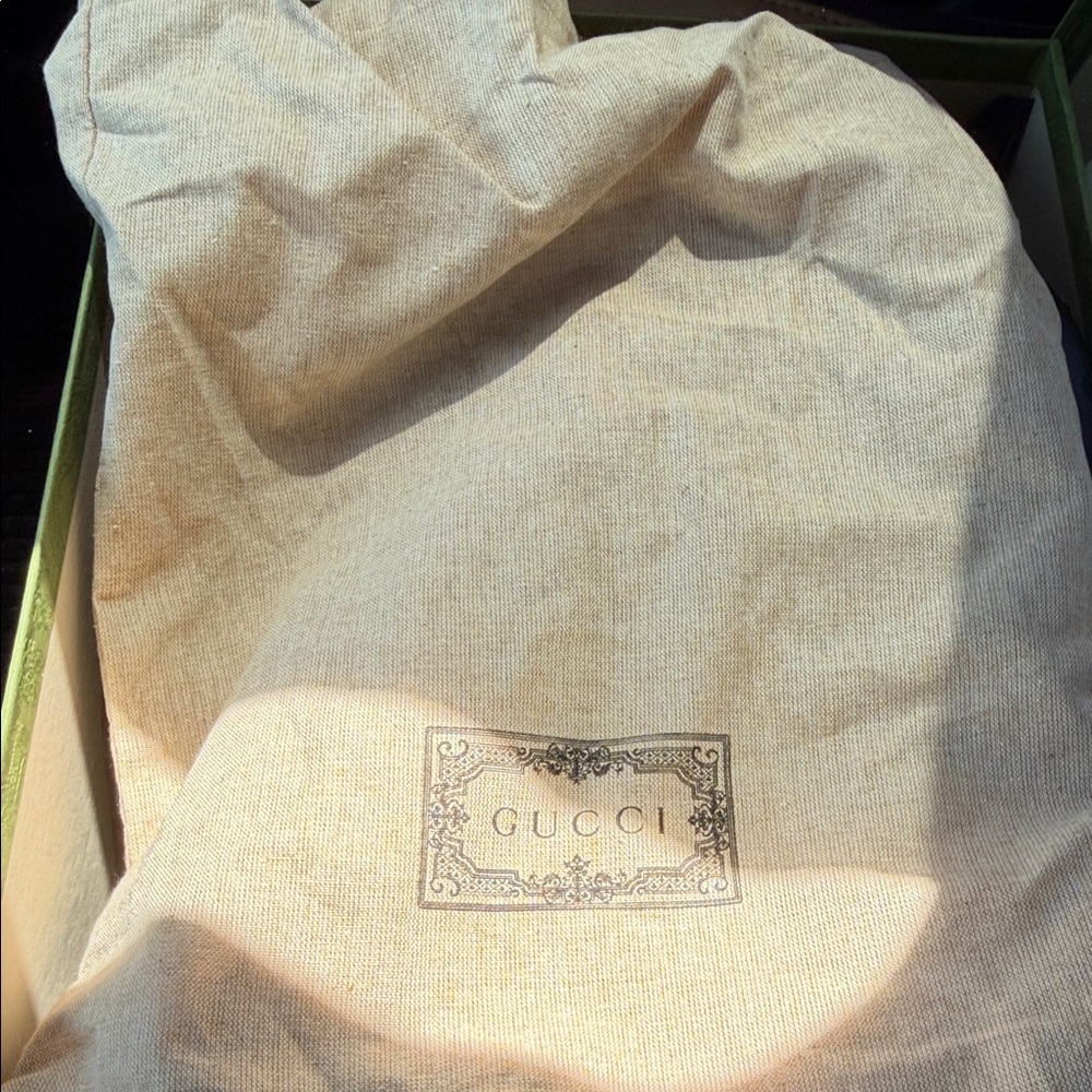 Gucci Olive Green and Beige Embossed Decorative Box - Picture 5 of 5